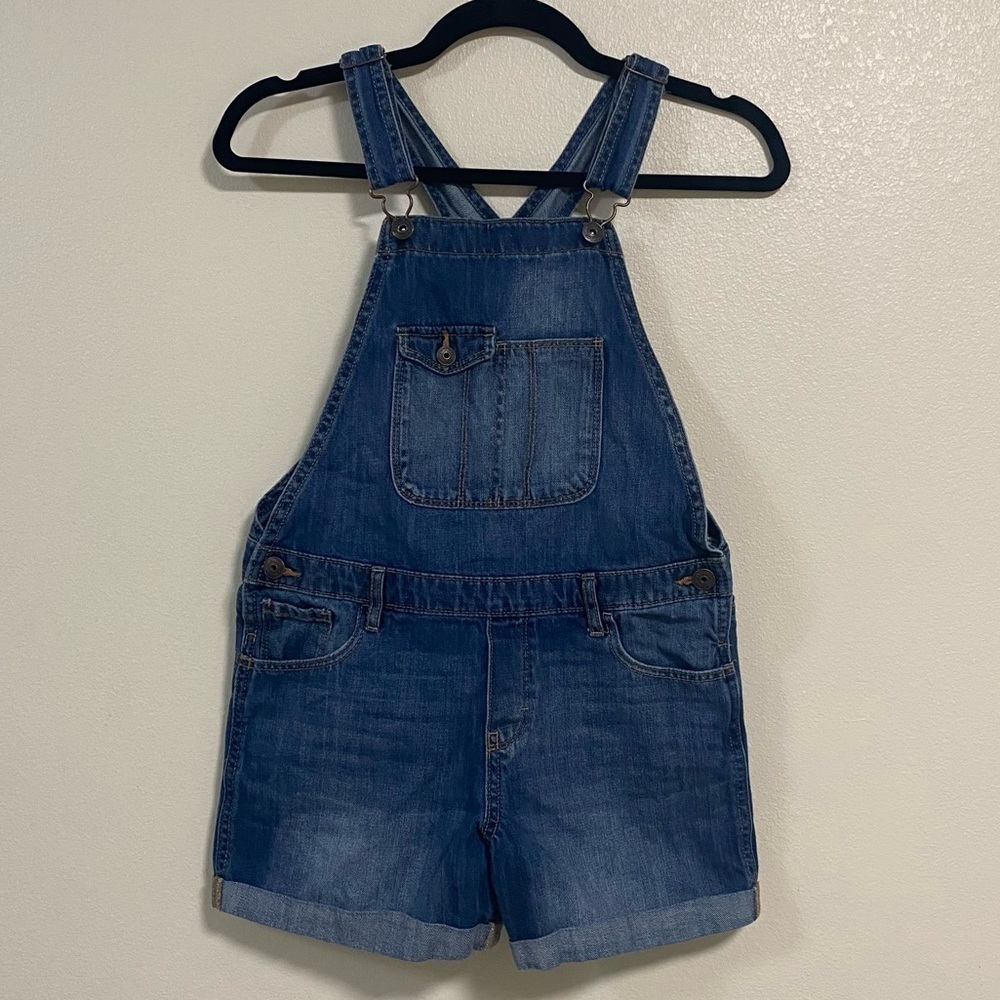 Oshkosh B’hosh overalls Kids Size 14 Medium Wash Kids Jean short overalls